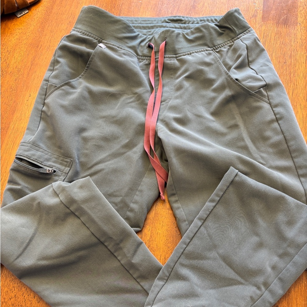 Figs scrubs Olive Green xs Jogger Pants